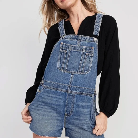 NWT OLD NAVY Baggy Cut-Off Jean Shortalls -- 3-inch inse Color: Samson